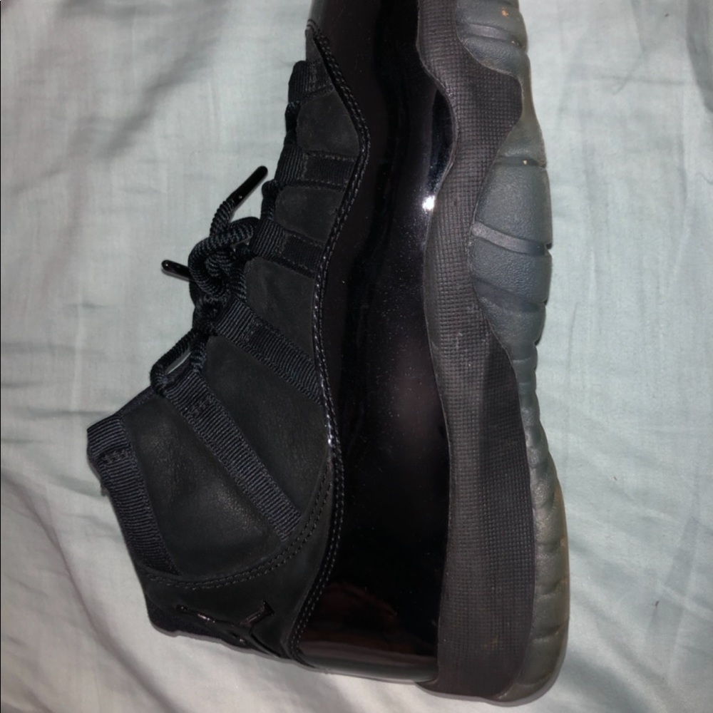 Cap and gown jordan 11